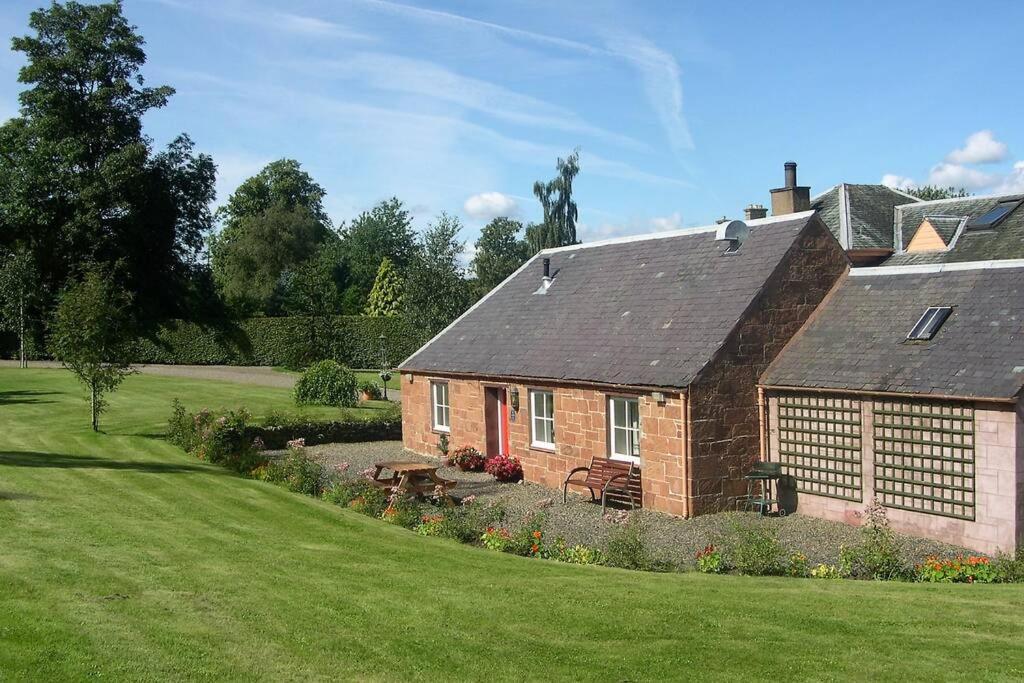 Harleyburn Cottages - Stables And Saddlery Melrose Exteriér fotografie